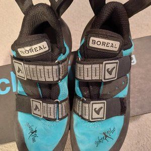 Climbing shoes